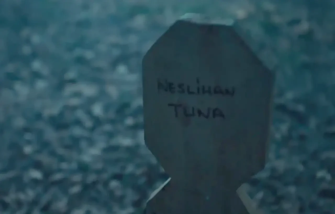 Aybüke Pusat'ın diziden çıkarıldığı sahne yayınlandı 5