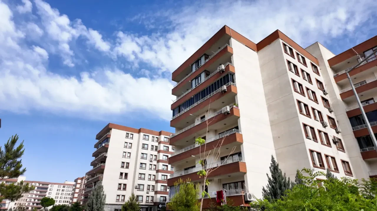 Şırnak'ta terör olaylarında evleri kullanılamaz hale gelen vatandaşlar için 8 bin 785 konut inşa edildi 8