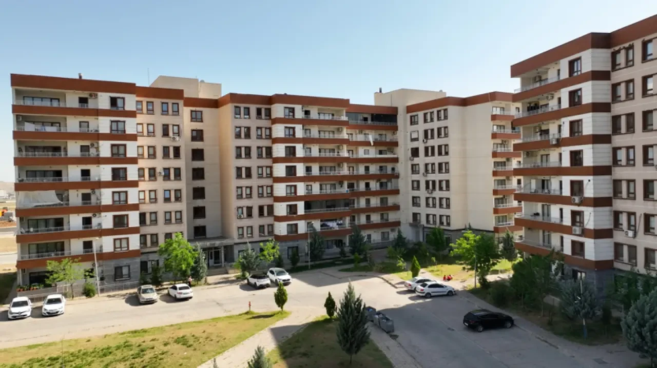 Şırnak'ta terör olaylarında evleri kullanılamaz hale gelen vatandaşlar için 8 bin 785 konut inşa edildi 4