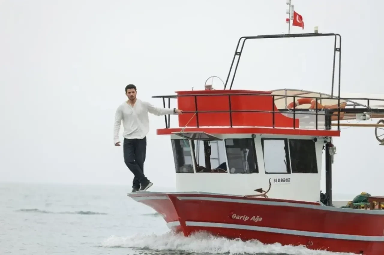Gözleri KaraDeniz Filmi Çamlıhemşin'de Şaşırtan Bir Olayla Karşılaştı: Ayı Seti Bastı, Yeni Transferlerle Kadro Güçlendi! 12