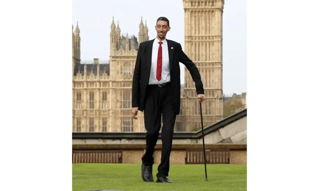 Dünyanın En Uzun Adamı Sultan Kösen Kimdir, Kaç Yaşında? Hayatı Belgesel Oluyor 3