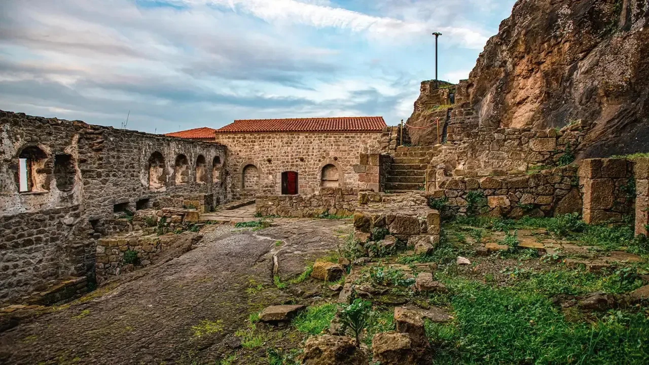 Boztepe’nin Eteklerinde Gizli Kalmış Bir Tarih: Kızlar Manastırı'nın Öyküsü 3