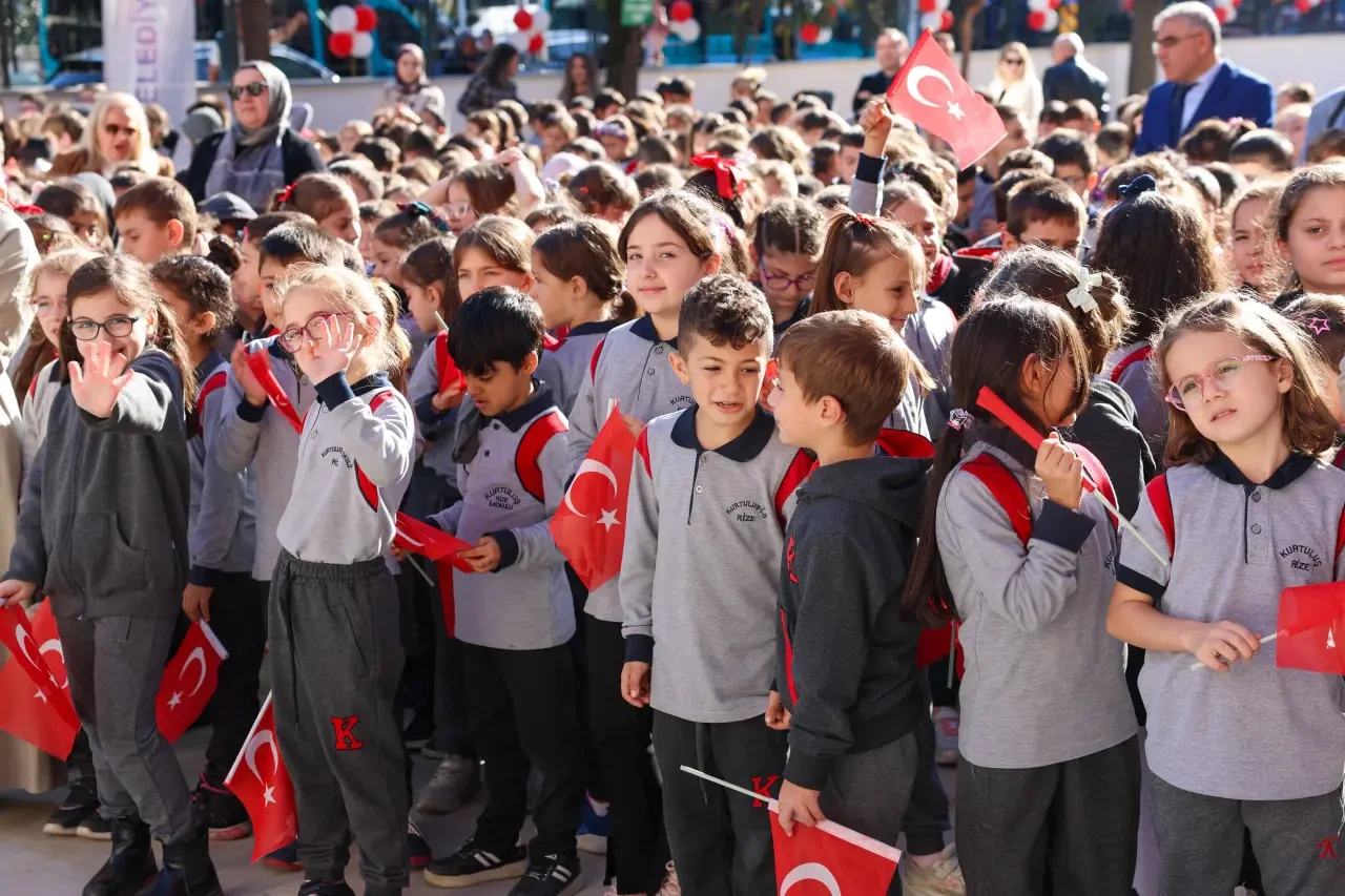 Rize’de Kurtuluş İlkokulu Yeni Binasıyla Eğitim-Öğretime Açıldı 4