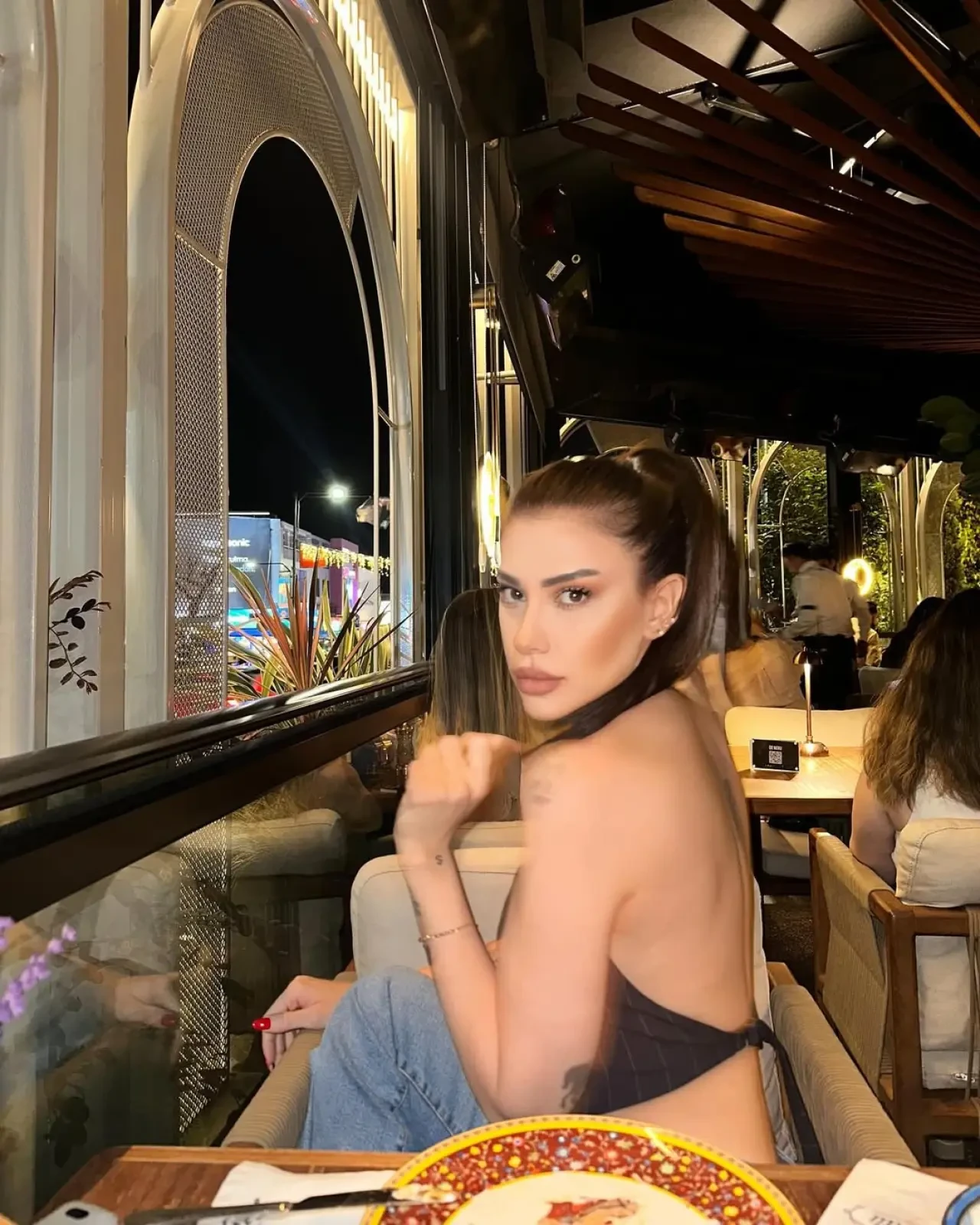 ⭐ Melis Buse Betkayan Kimdir? Kaç Yaşında, Nereli, Boyu Kaç? İşte Hayatı ve Merak Edilenler 6