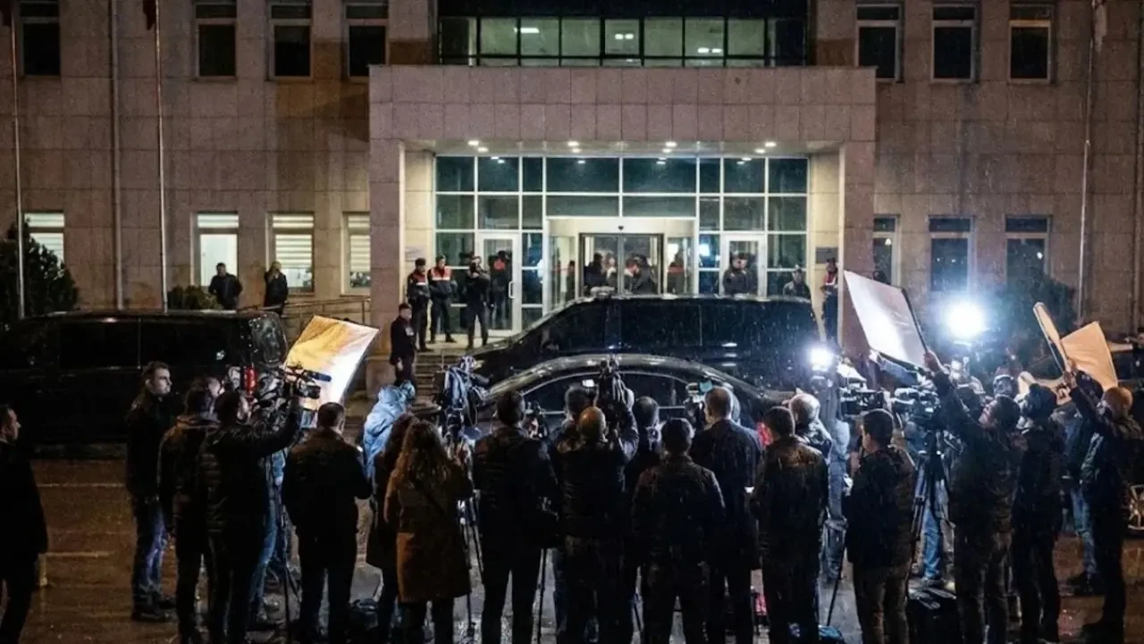 Buse Öztay Kimdir, Kaç Yaşında? Buse Öztay Neden Gözaltına Alındı? 2