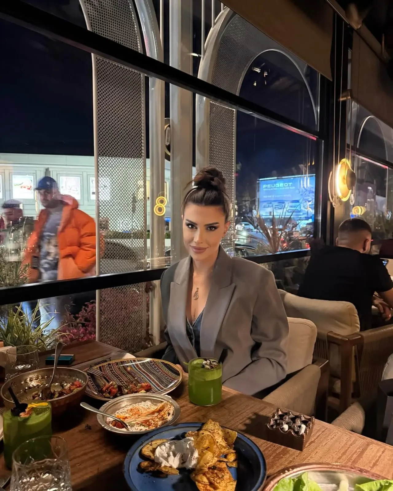 ⭐ Melis Buse Betkayan Kimdir? Kaç Yaşında, Nereli, Boyu Kaç? İşte Hayatı ve Merak Edilenler 5