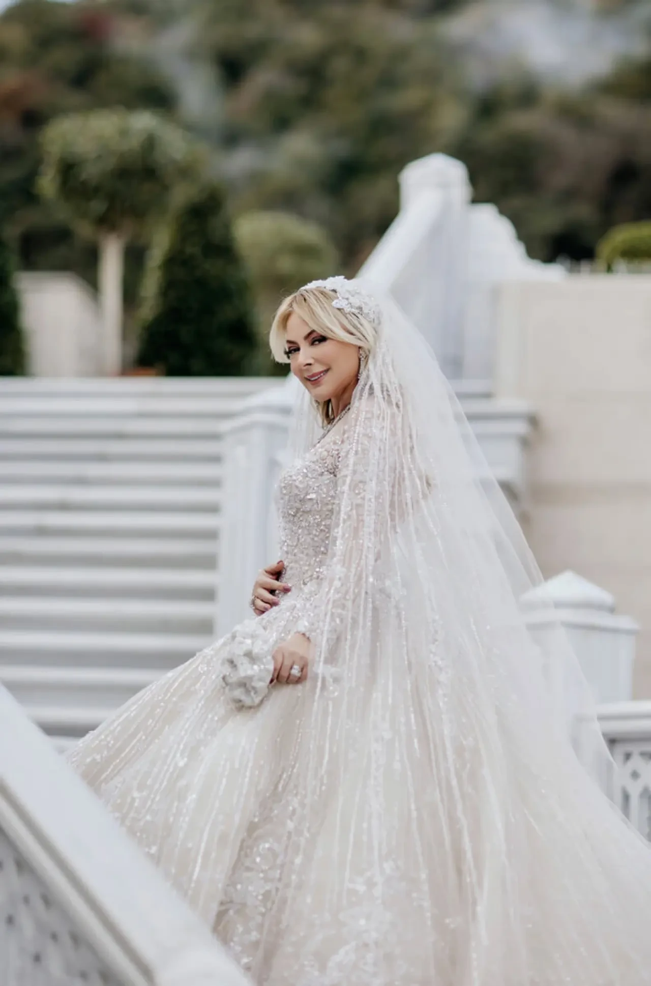 Burcu Özüyaman Kimdir? Annesi ve Babası Kimdir? Kaç Yaşında? 1