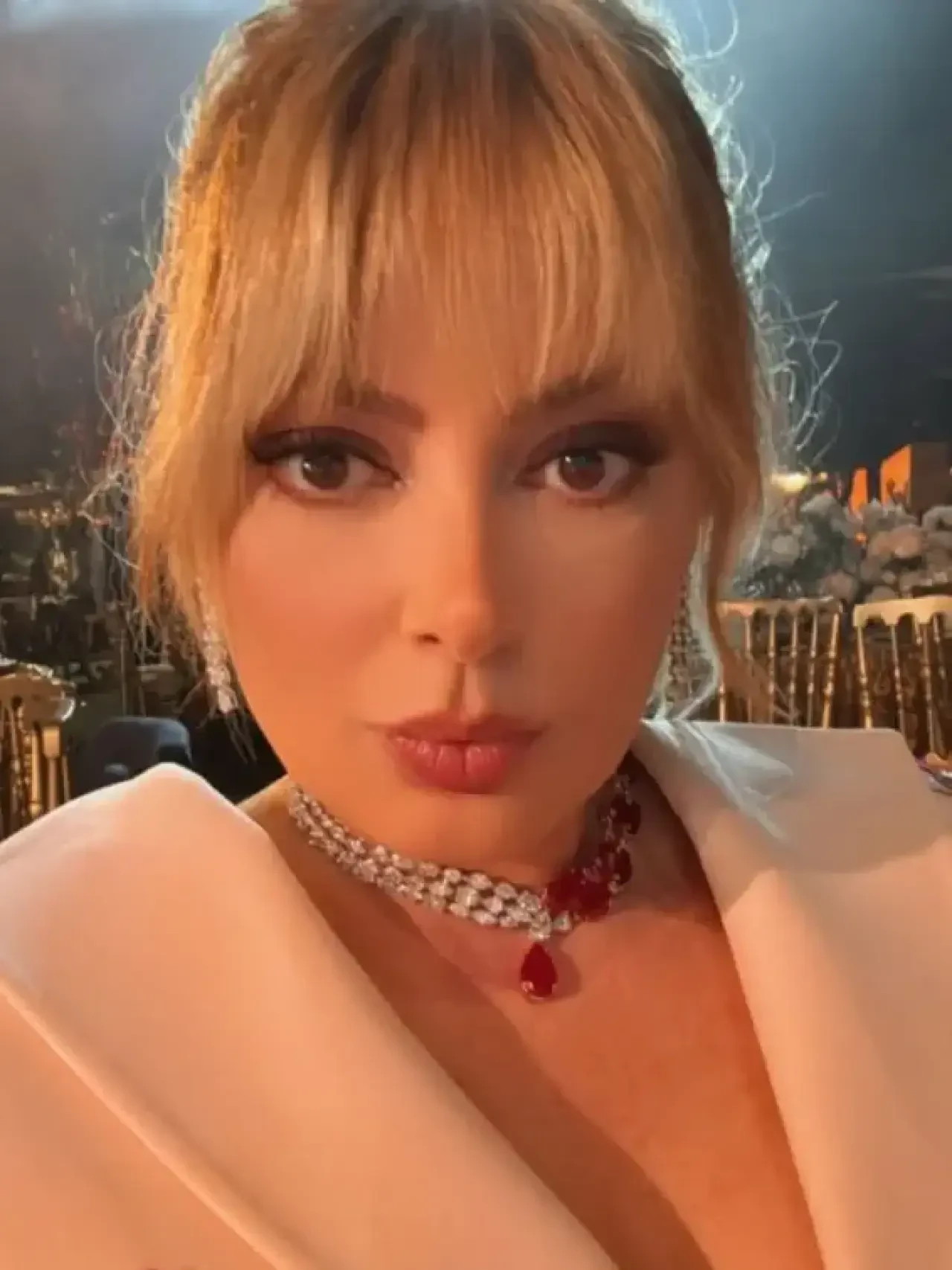 Burcu Özüyaman Kimdir? Annesi ve Babası Kimdir? Kaç Yaşında? 2