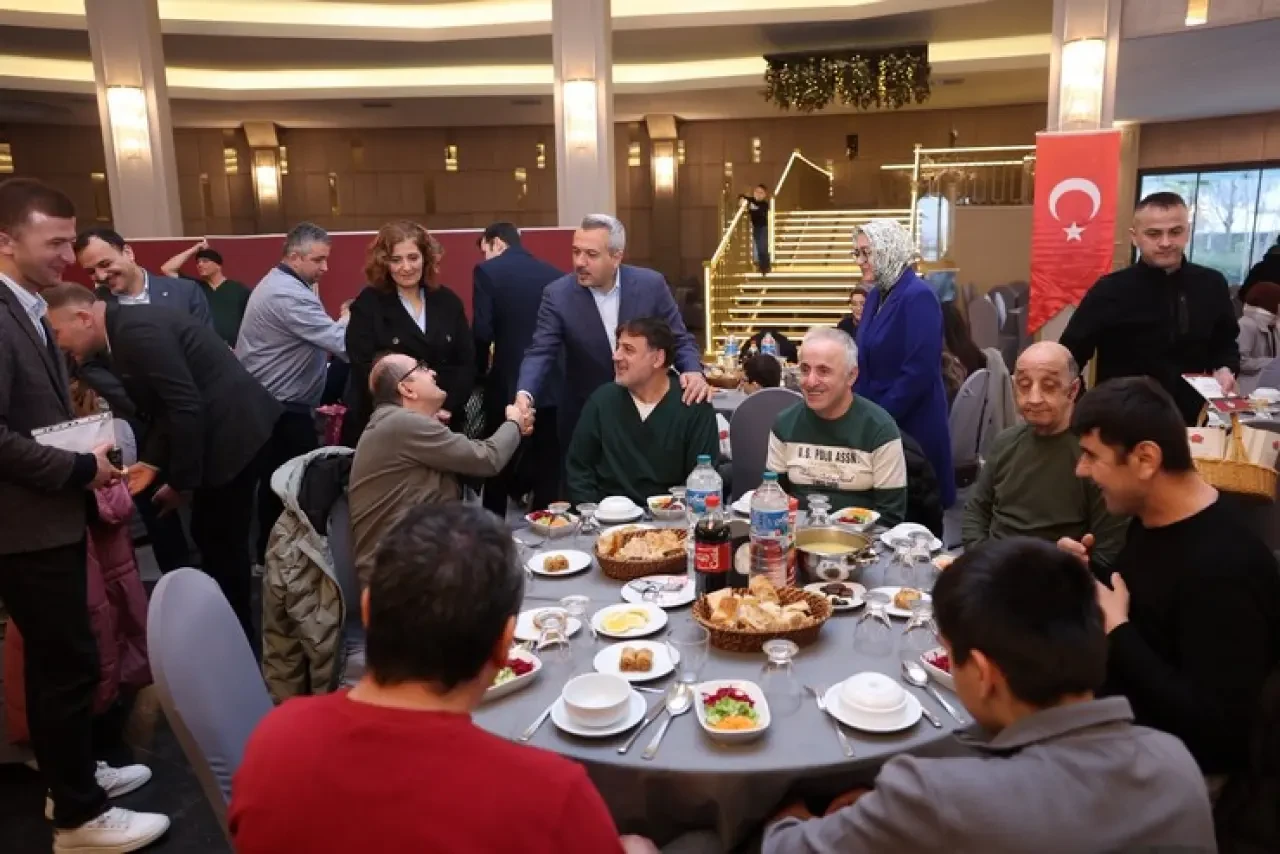 Rize’de Gönül Sofrası: Devletin Şefkat Eli Kültürpark’ta Buluştu 4