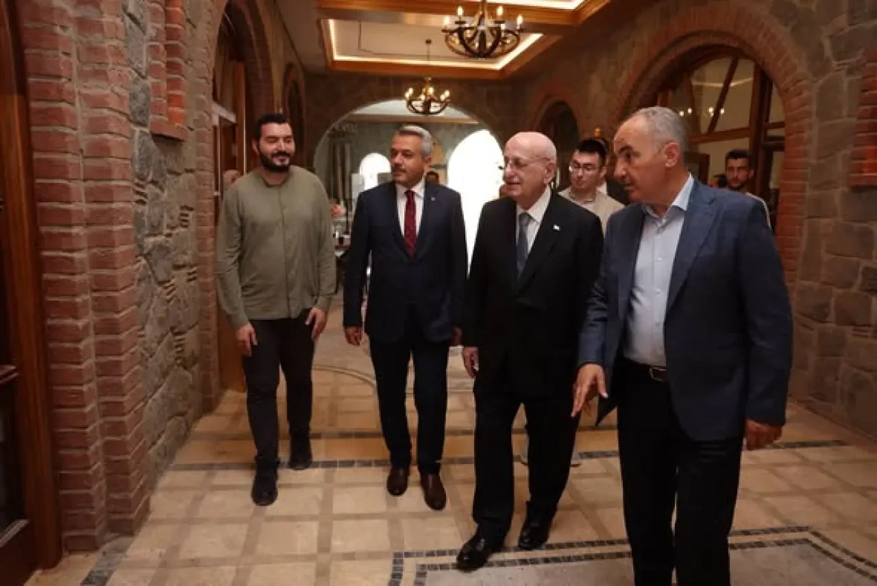 İsmail Kahraman, Rize Kültür ve Sanat Merkezi'nde İncelemelerde Bulundu 3