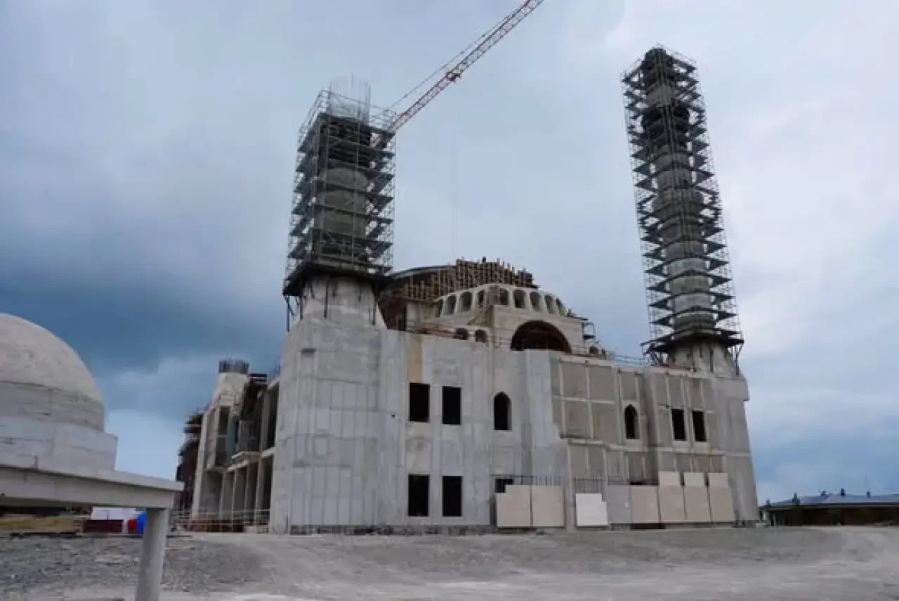 İsmail Kahraman, Rize'de Yapımı Süren Recep Tayyip Erdoğan Camii'ni İnceledi 2