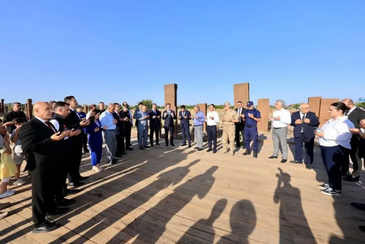 Malazgirt Zaferi Hazırlıkları Sürüyor: Vali Ahmet Karakaya Ahlat'taki Çalışmaları Yerinde İnceledi 1