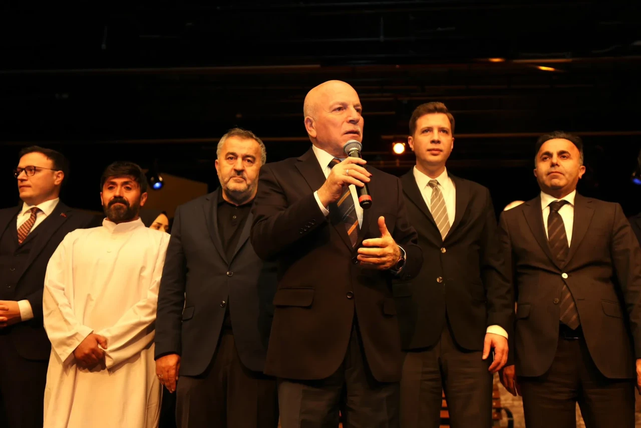 Erzurum’da Son Hamle Uyanış tiyatro oyunu Mehmet Akif Ersoy’un yaşamını sahneye taşıdı