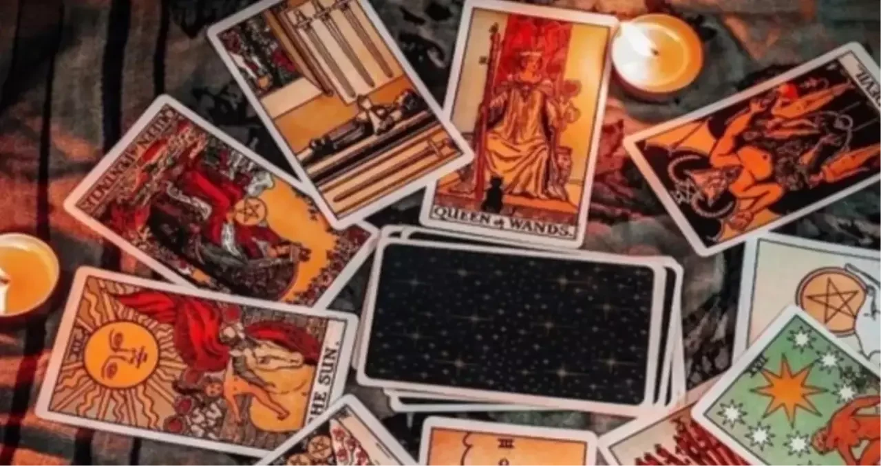 14 Ekim 2025 Tarot Falı: Salı Günü İçin Özel Tüyolar!