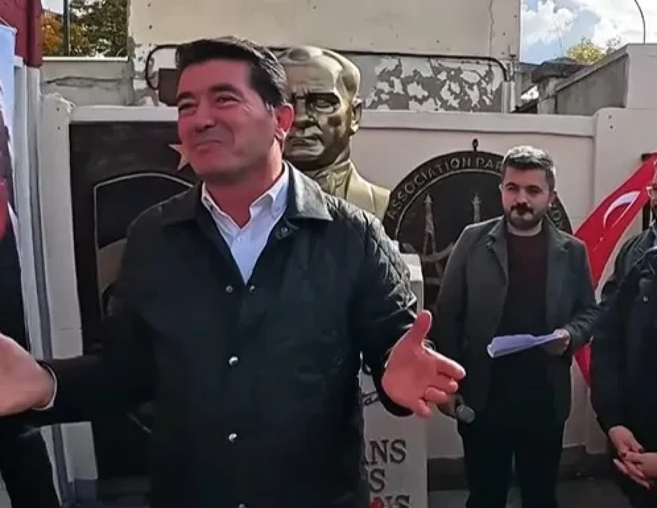 Başkan Kaya, Paris'te Atatürk büstünü ziyaret ederek Cumhuriyet coşkusunu yüceltti