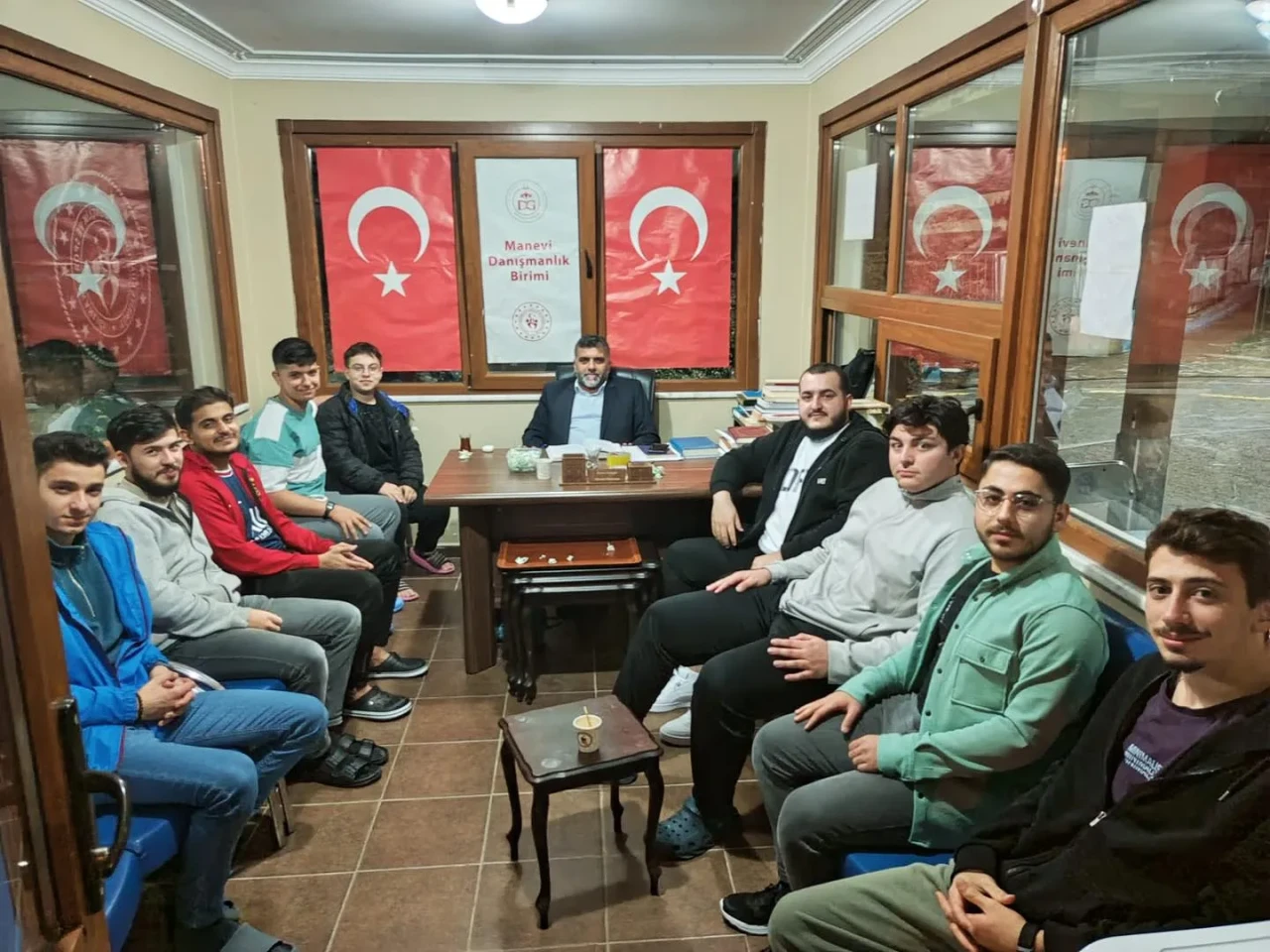 Rize'de gençler için manevi buluşmalar devam ediyor