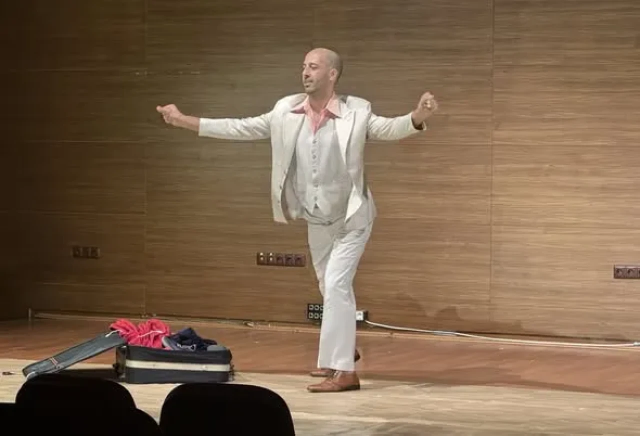 Borçka’da “Angelus” Sahnelendi: IV. Uluslararası Tiyatro Festivali’nde Duygu Dolu Bir Gece