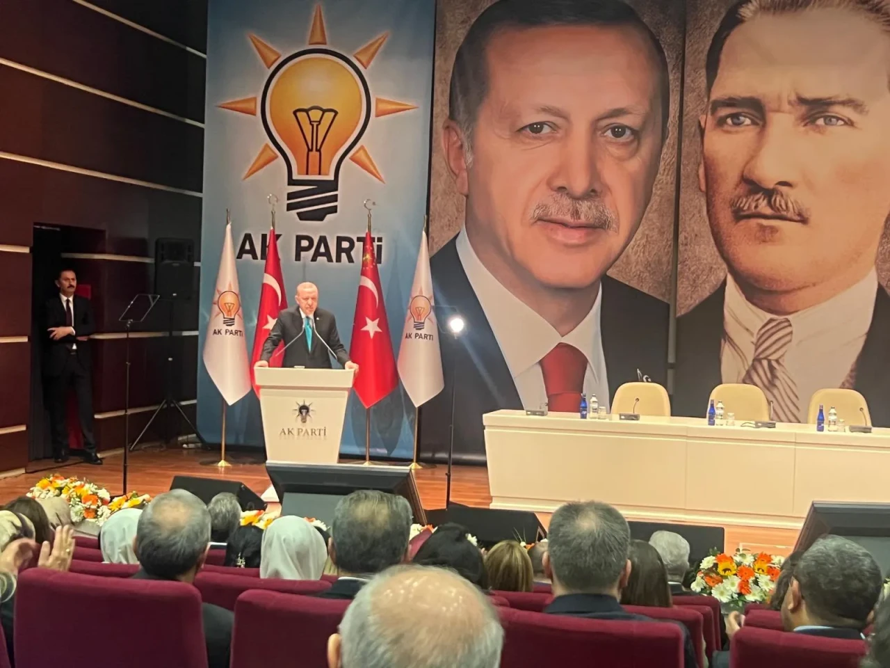AK Parti 81 il Ekonomi Başkanları ile toplantıda ekonomiyi güçlendirme vurgusu yaptı