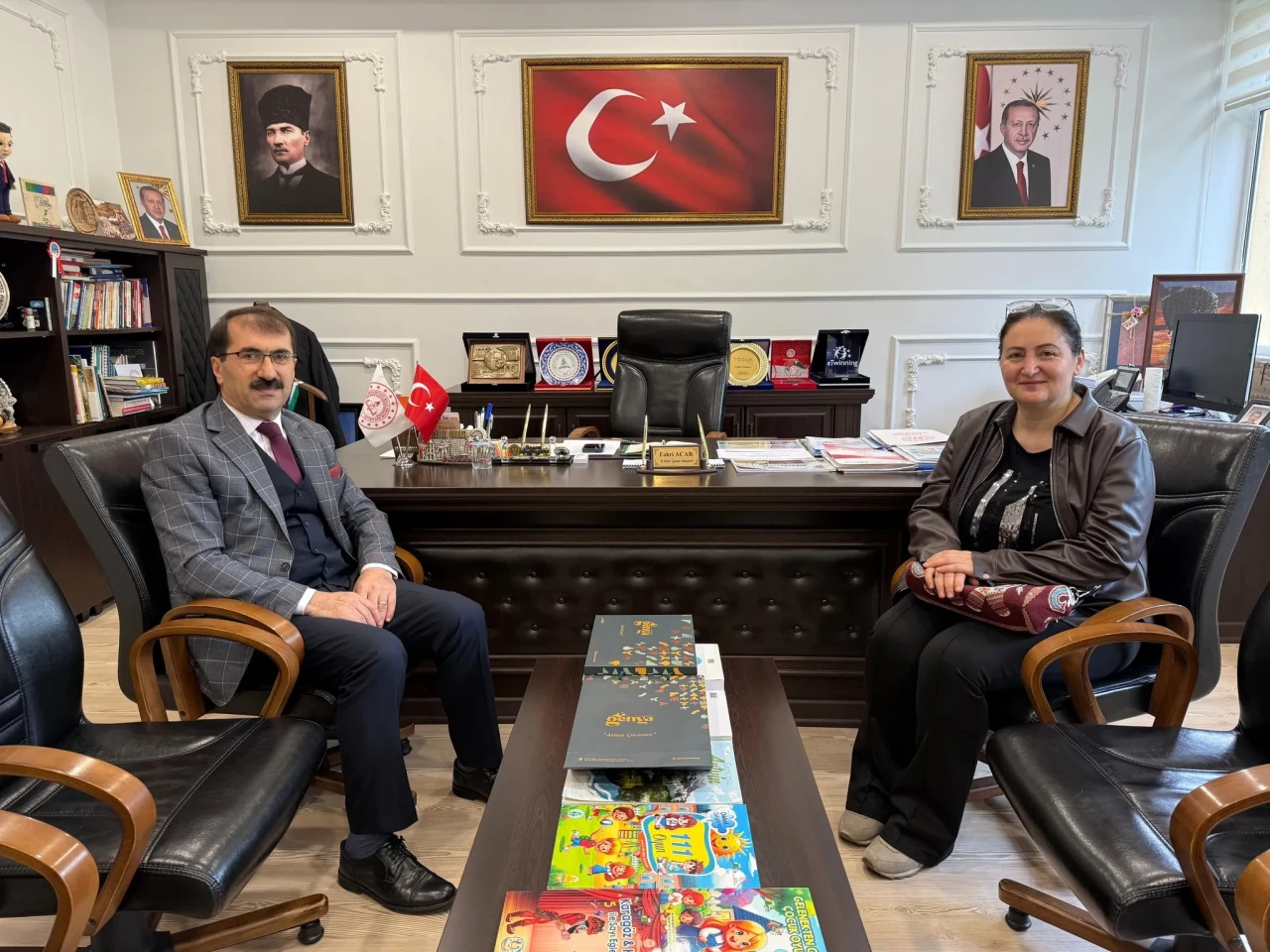 Artvin'de Genya Çikolata'nın Kurucusu Hatice Can, İl Müdürü Acar'ı Ziyaret Etti