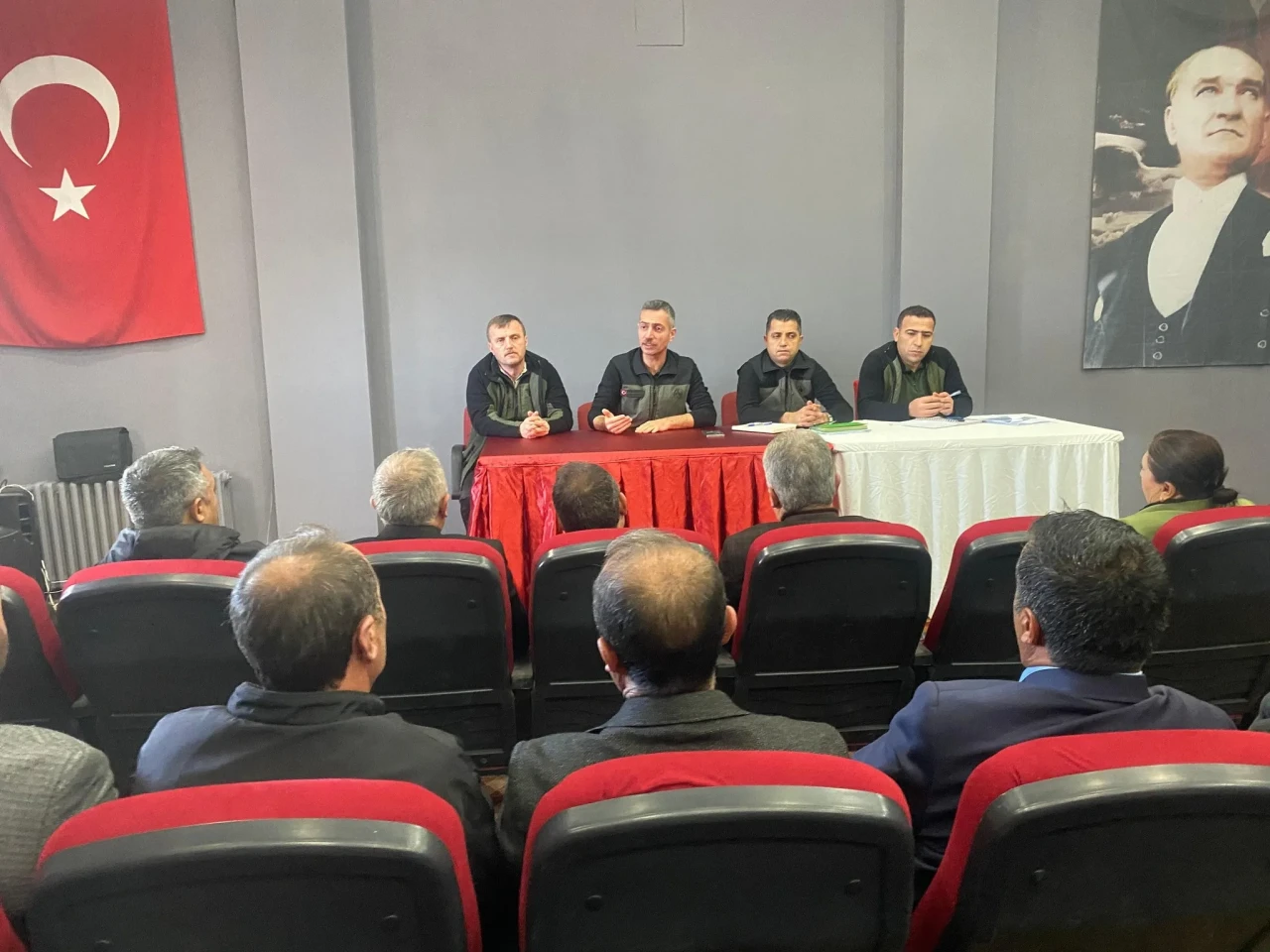 Erzurum'da muhtarlarla ormancılık toplantısı: İş birliği vurgusu yapıldı