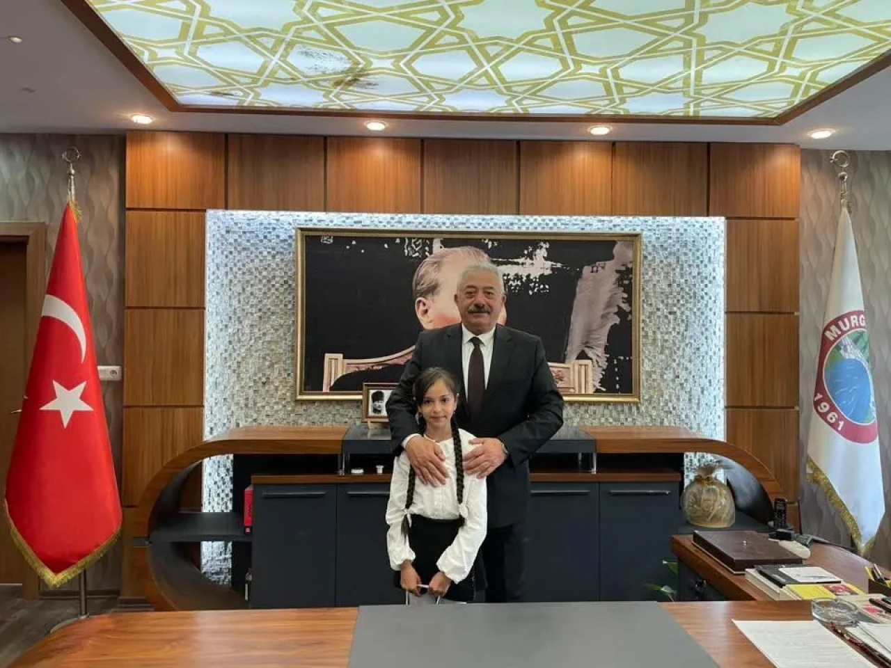 Murgul Belediyesi'nden Dünya Kız Çocukları Günü'nde anlamlı mesaj: Kız çocukları umutla büyümalı!