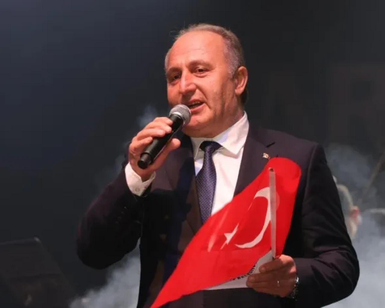 Arhavi'de Cumhuriyet'in 102. yılı coşkuyla kutlandı, konserle unutulmaz anlar yaşandı