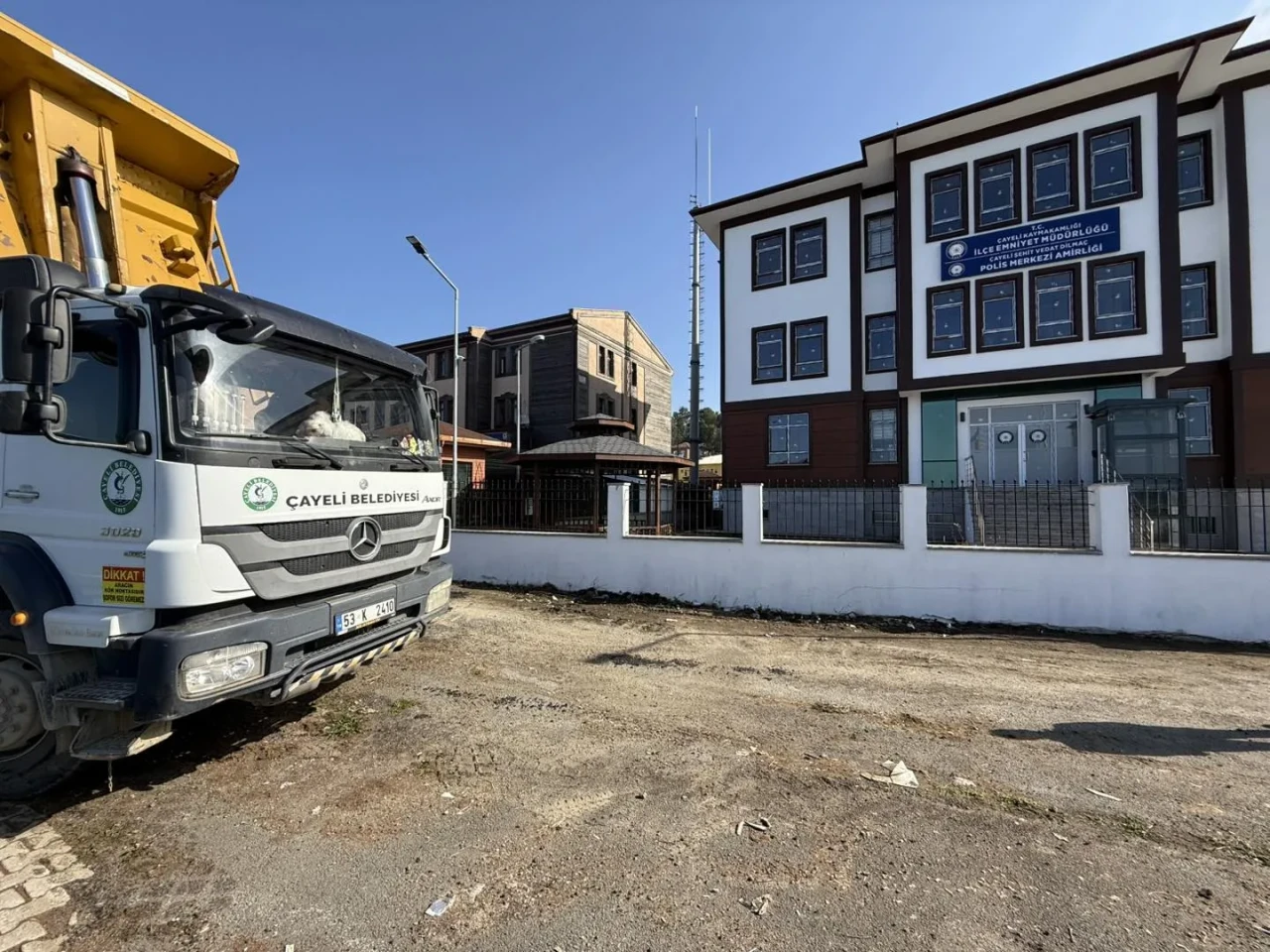 Çayeli’nde Yaka Mahallesi’nde Asfaltlama Çalışmaları Tamamlandı