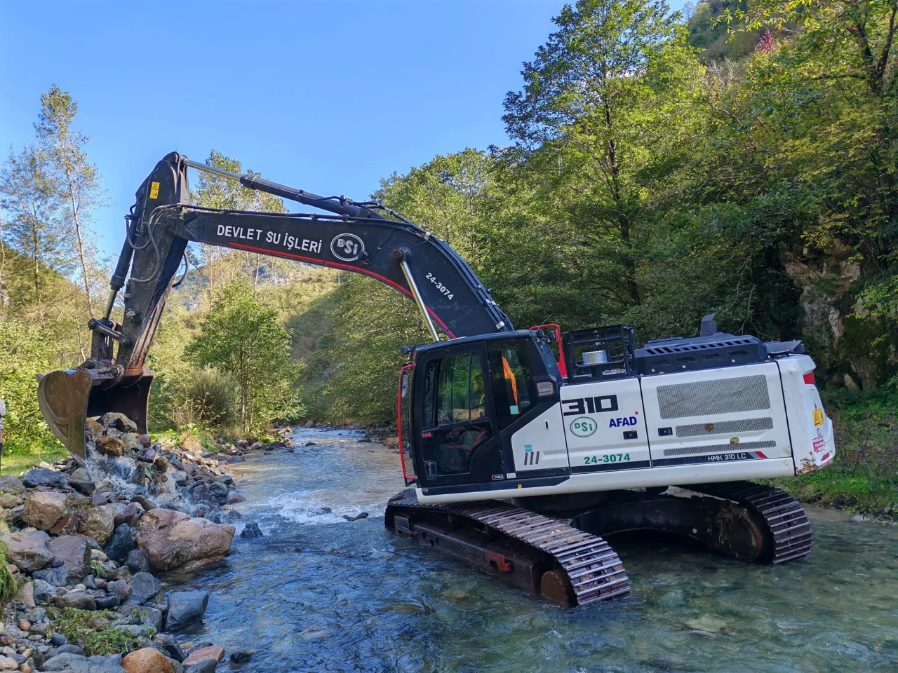 Trabzon'da dere yatağı düzenlemesiyle doğal afet riski azaltılıyor