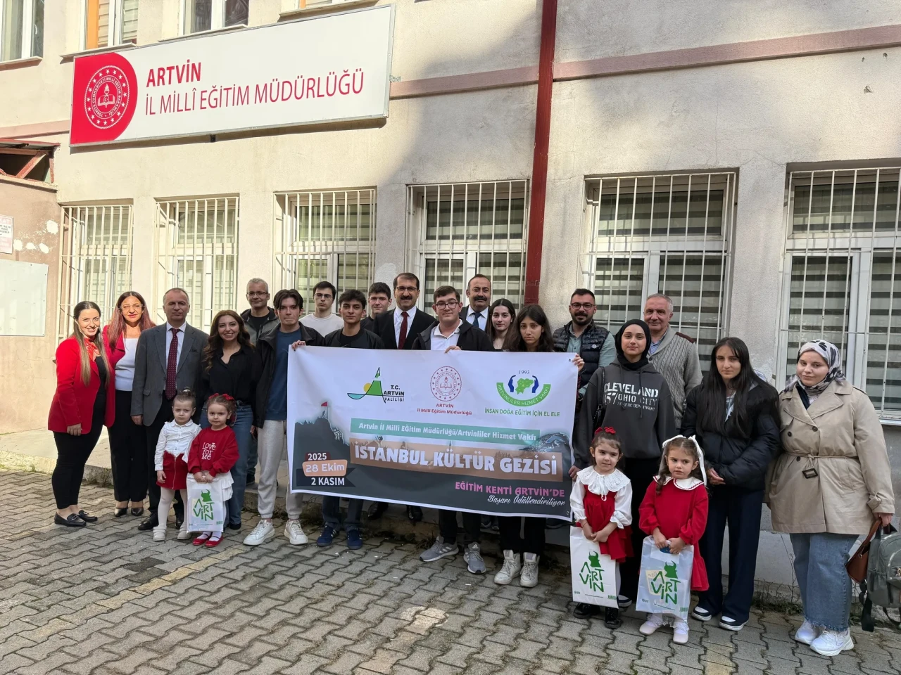 Artvinli Öğrenciler İstanbul Kültür Gezisine Uğurlandı