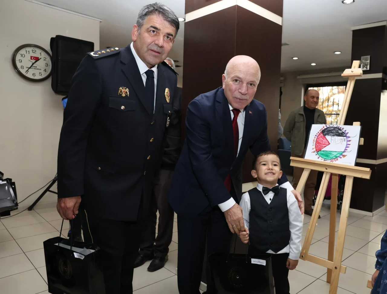 Erzurum'da Filistin temalı resim sergisiyle barış ve adalet vurgusu yapıldı