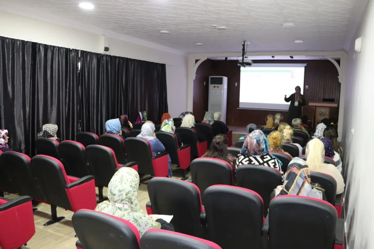 Rize'de Cezaevi Hükümlülerine Bağımlılıkla Mücadele Semineri Düzenlendi