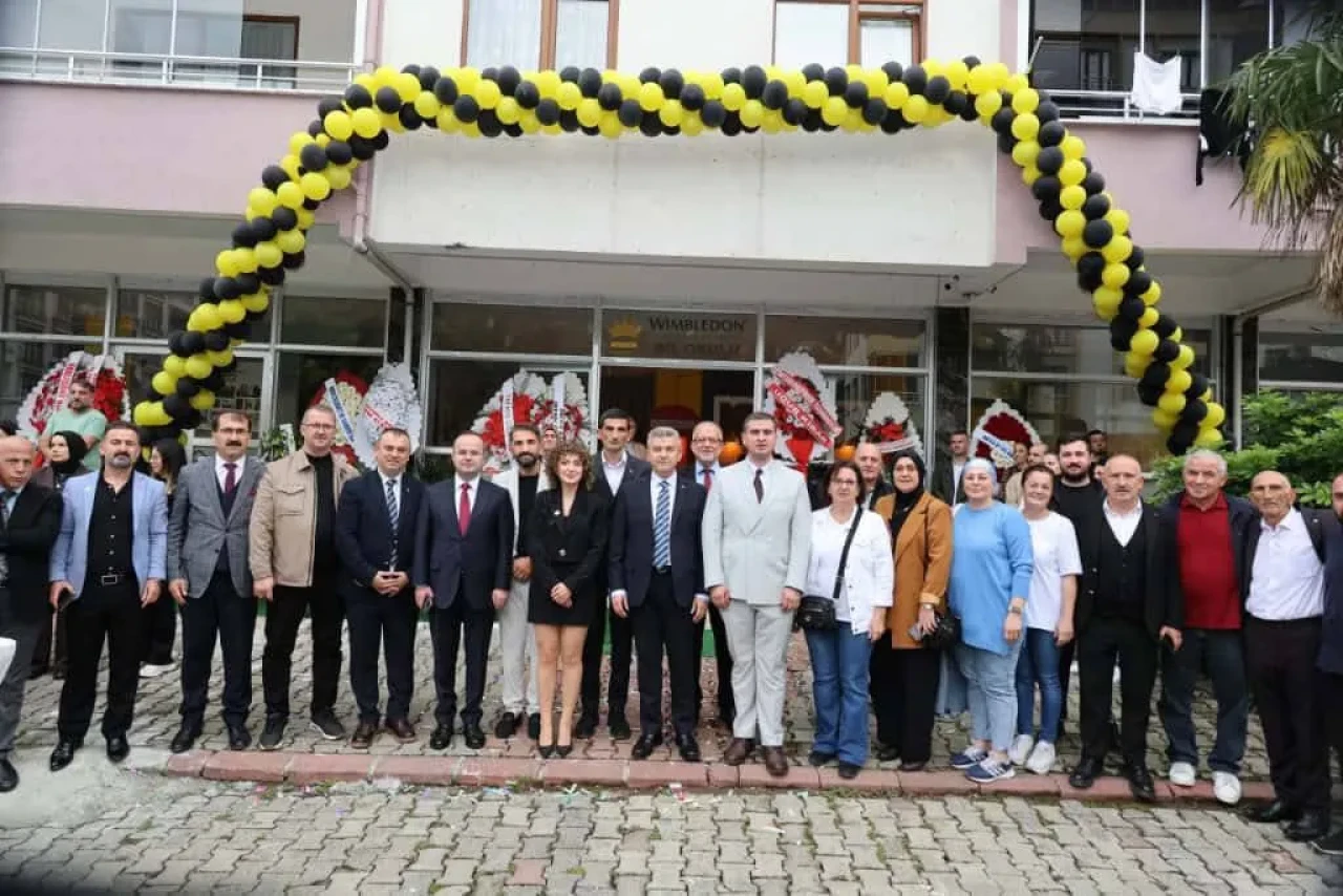 Hopa'da Yeni Yabancı Dil Kursu Açıldı, İl Başkanı Törene Katıldı