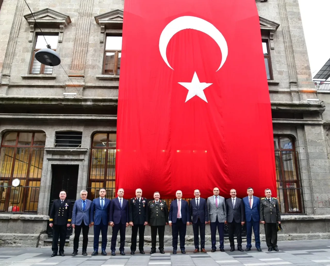 Cumhuriyetin Renkleri: Trabzon'da 13. Geleneksel Cumhuriyet Sergisi açıldı