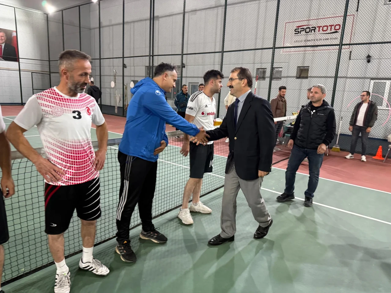 Artvin'de Ayak Tenisi İl Birinciliği'ni Milli Eğitim Takımı Kazandı