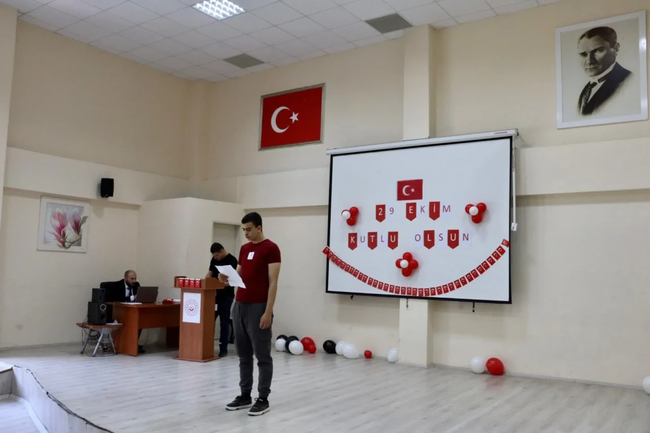 Ardanuç’ta 29 Ekim Coşkusu Özel Bireylerle Yaşandı