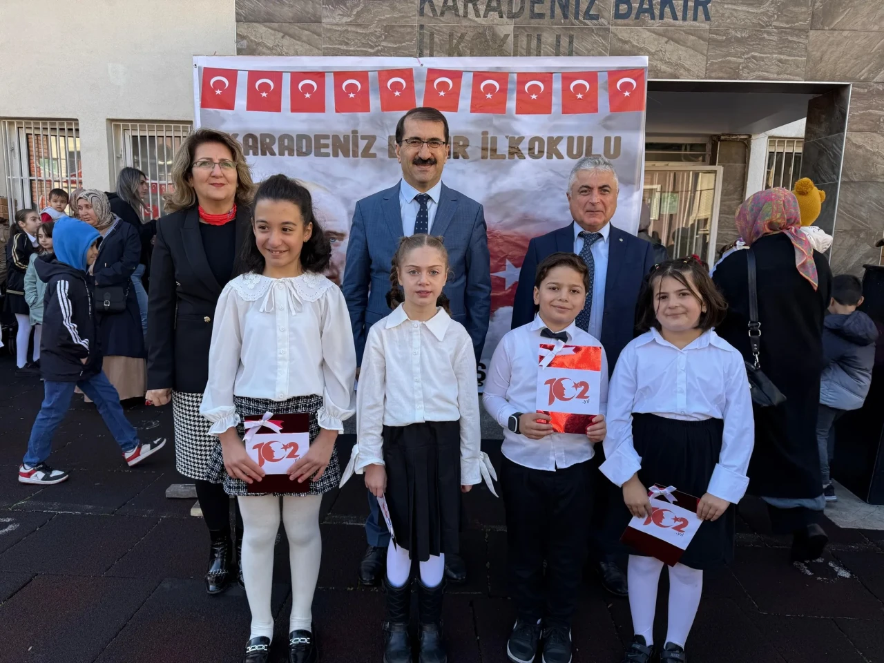 Artvin'de 29 Ekim Cumhuriyet Bayramı coşkuyla kutlandı, öğrenciler duygusal anlar yaşattı