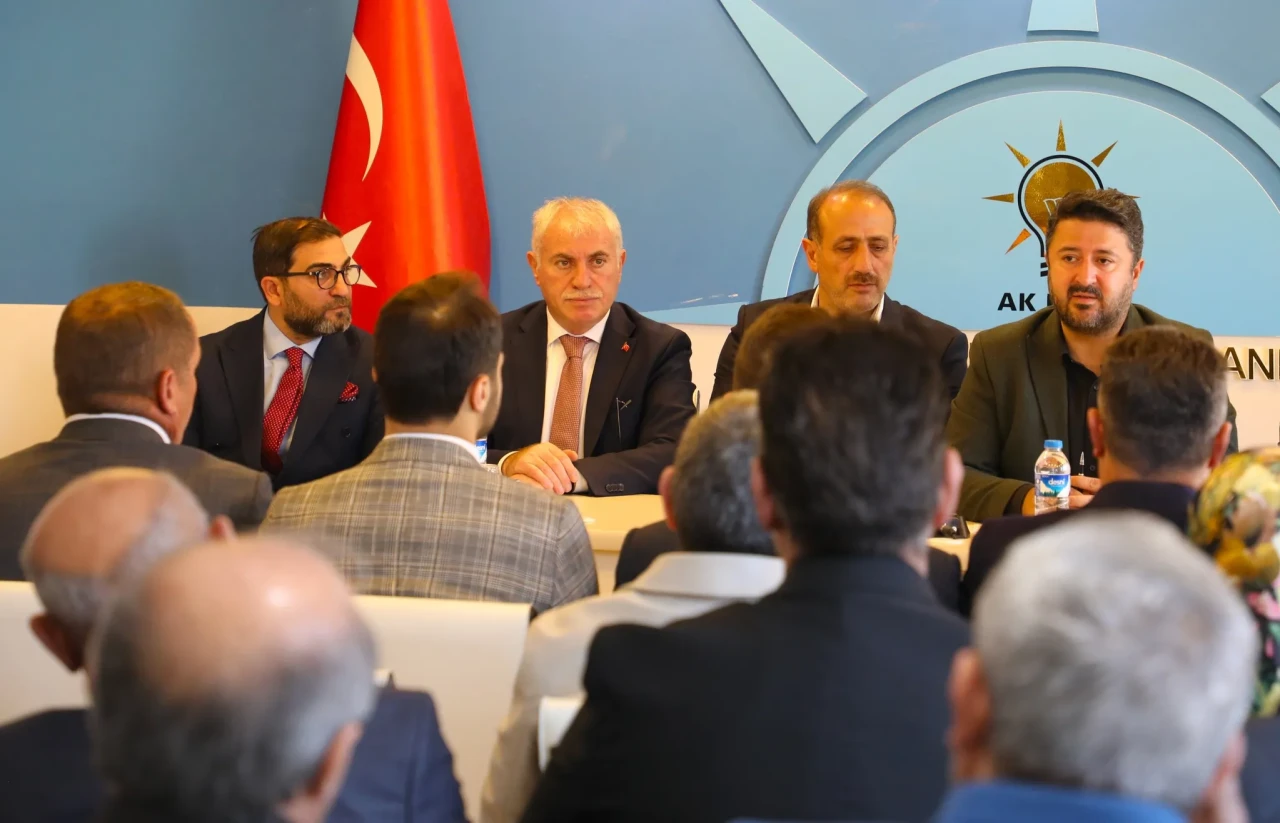 Bayburt'ta AK Parti toplantısı: Başarı için birlik vurgusu yapıldı