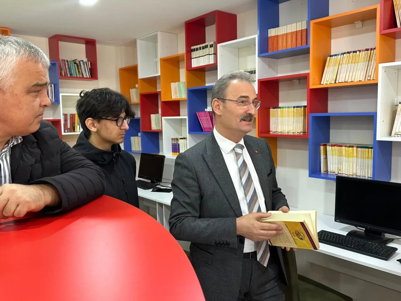 Şalpazarı'nda yeni kütüphane açılışı, eğitime büyük katkı sağlıyor