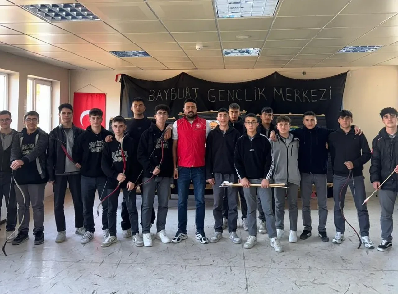 Bayburt'ta Gençlik Merkezi, İmam Hatip Lisesi öğrencilerine tanıtım etkinliği düzenledi