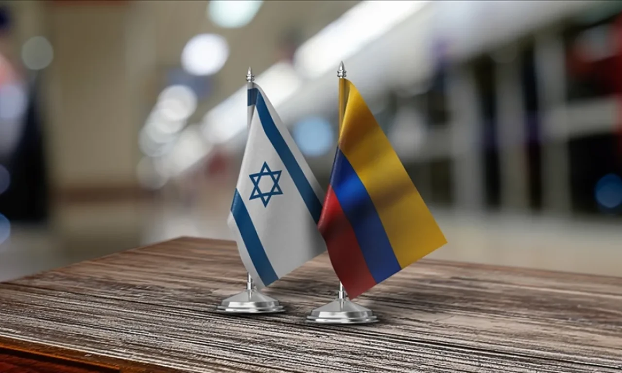 Kolombiya siyonist diplomasi heyetini kovdu! İsrail ile ticaret anlaşması yırtıp atıldı!