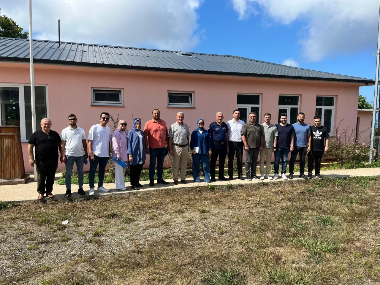 Çilekli Düşler Köy Yaşam Merkezi, Trabzon'daki çocukların gelişimine destek olacak etkinlikler sunacak