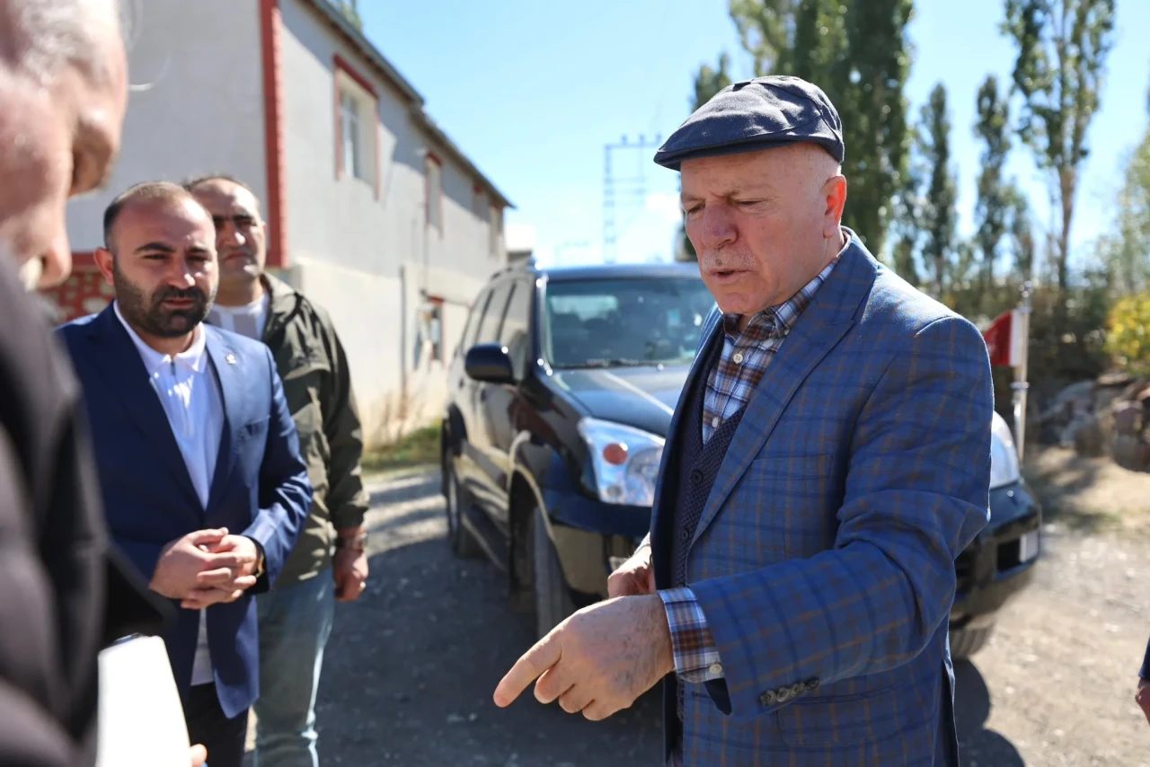 Başkan Sekmen, Horasan'da vatandaşlarla buluşarak ihtiyaçları yerinde inceledi