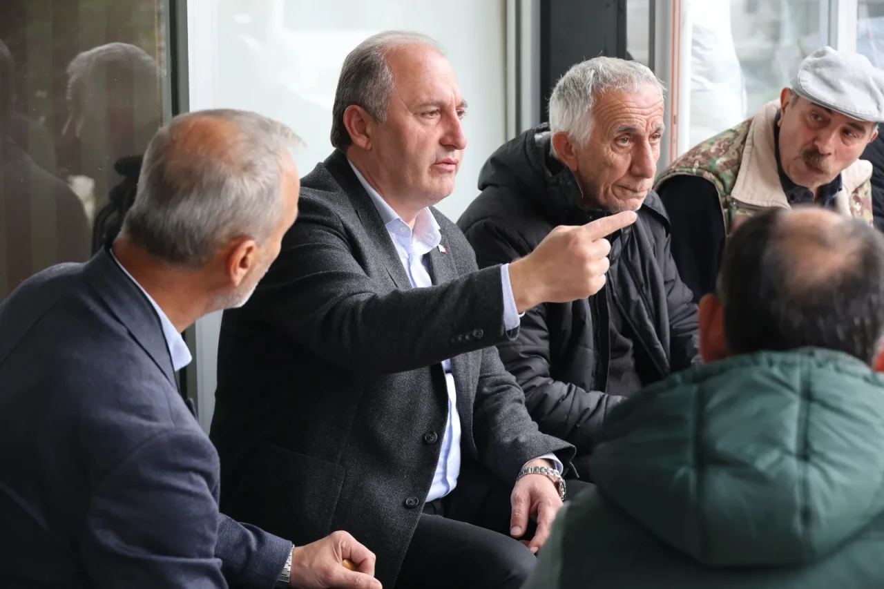 Arhavi Belediye Başkanı Ataselim, halkla buluşarak projelerini anlattı ve talepleri dinledi