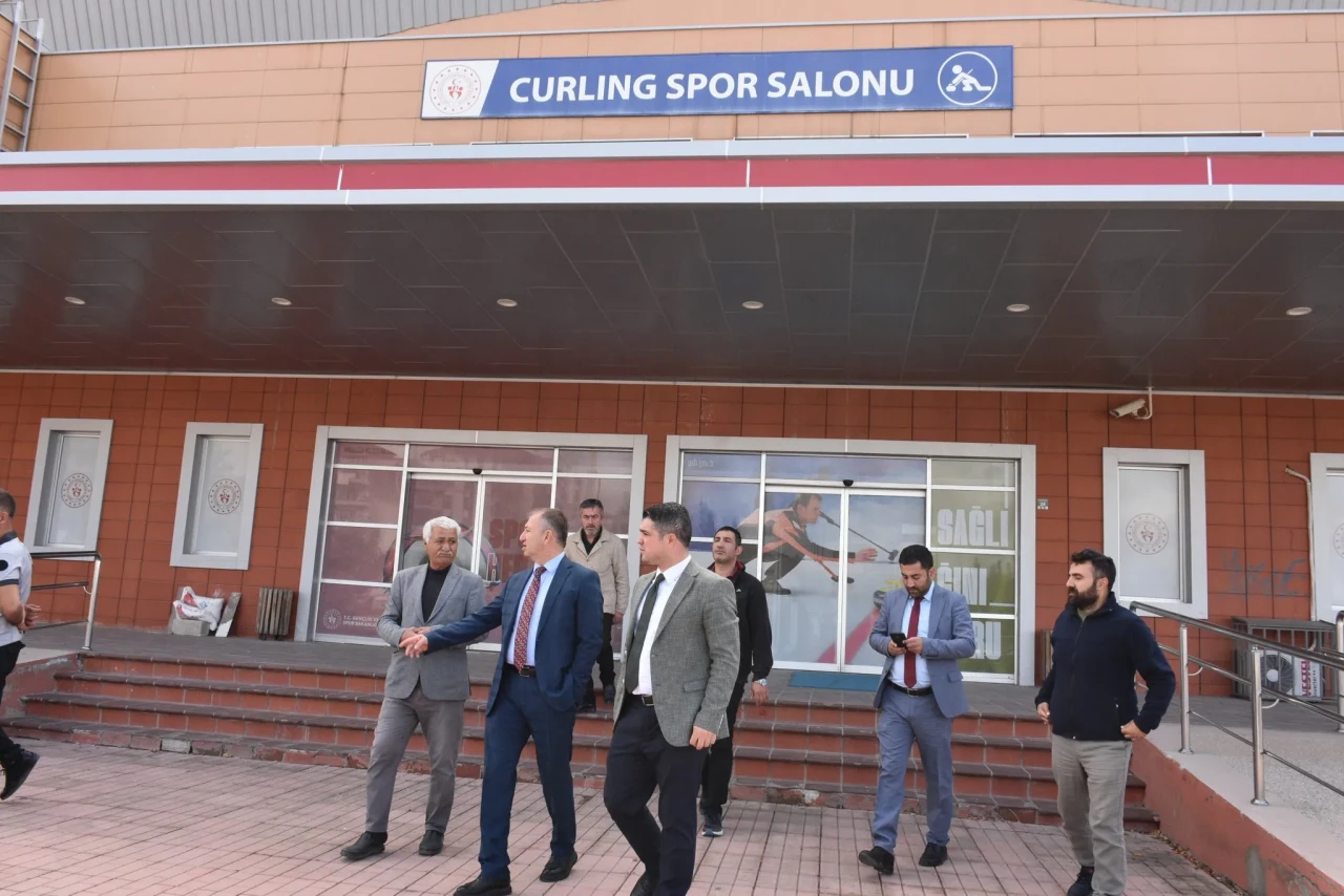 Erzurum'da Buz Salonları Yenileniyor: Modern Tesisler Genç Sporculara Sunulacak
