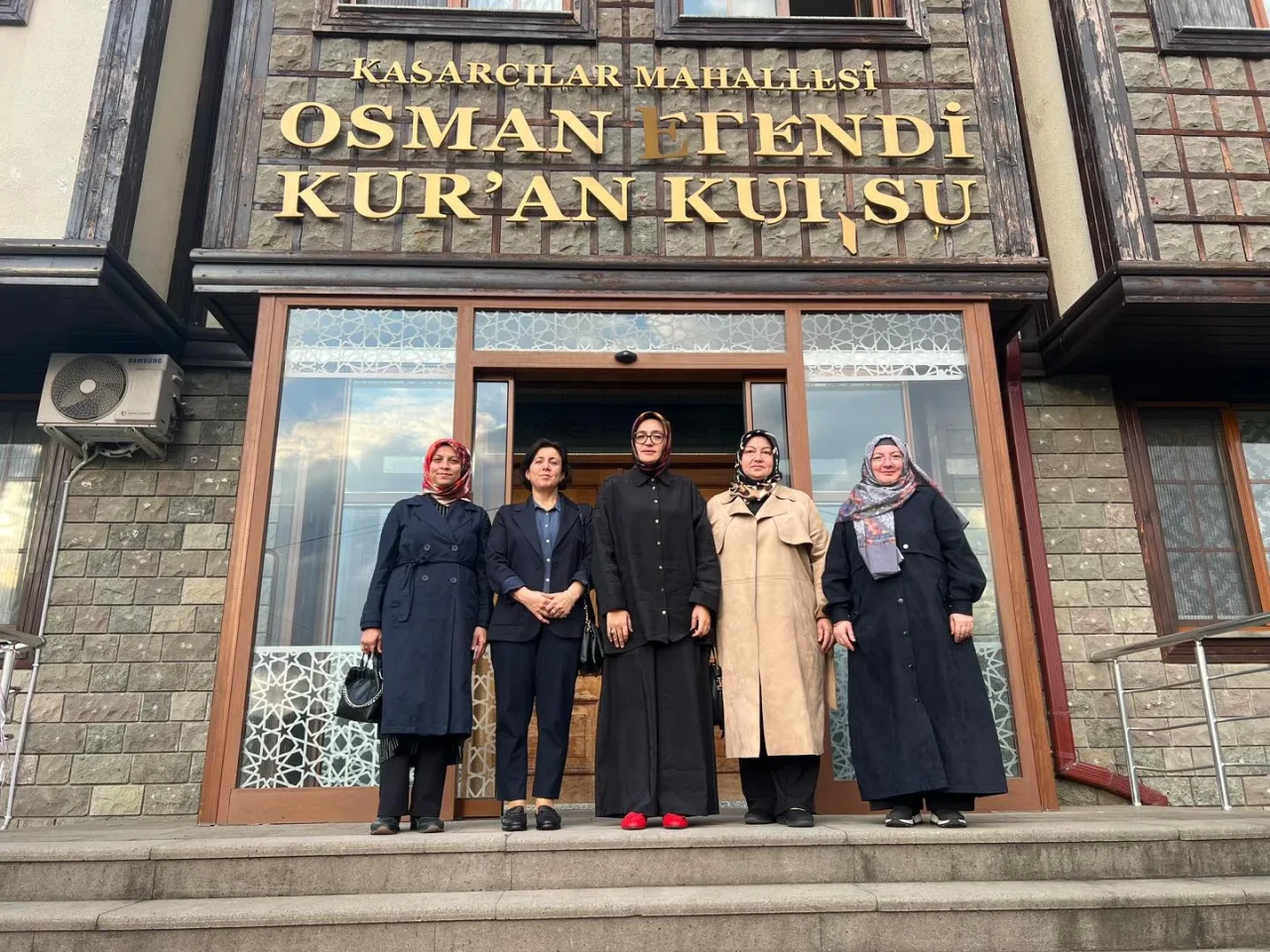 Rize'de protokol eşlerinden hafızlık öğrencilerine moral desteği ziyareti
