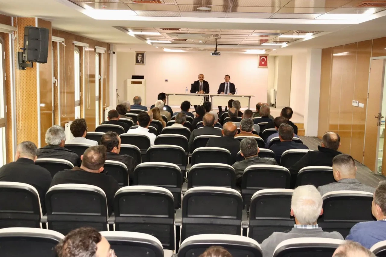 Ardanuç'ta Muhtarlar Günü Kutlaması: Kaymakam Sözen'den Muhtarlara Destek Mesajı