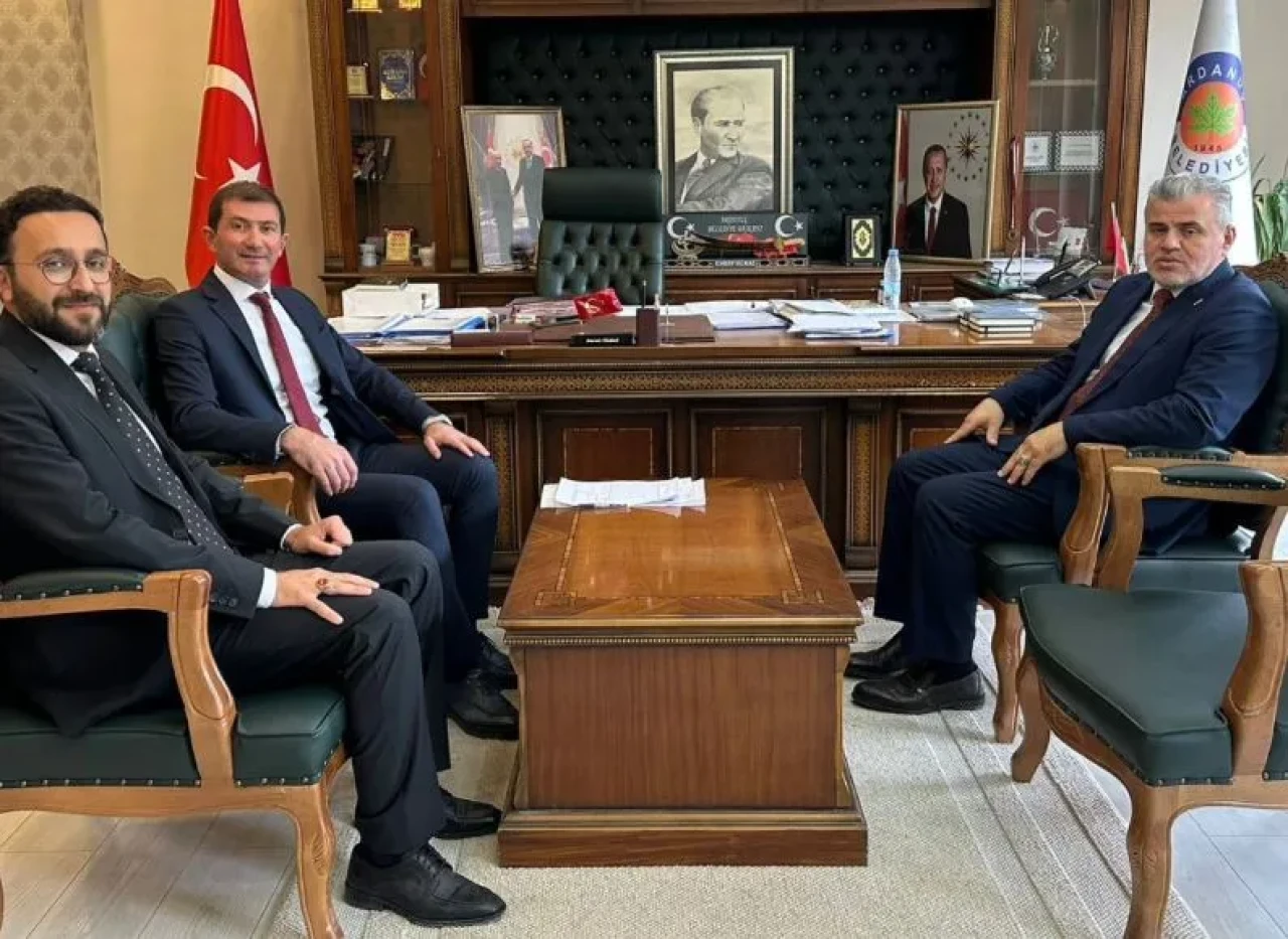 Ardanuç'ta Camiler ve Din Görevlileri Haftası'na özel anlamlı ziyaret gerçekleştirildi