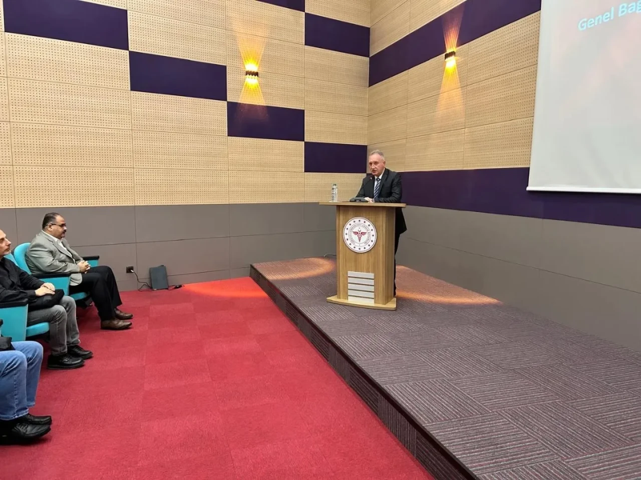 Aile hekimlerine yönelik aşı kararlılığı eğitimi başlatıldı, toplum sağlığı güçleniyor