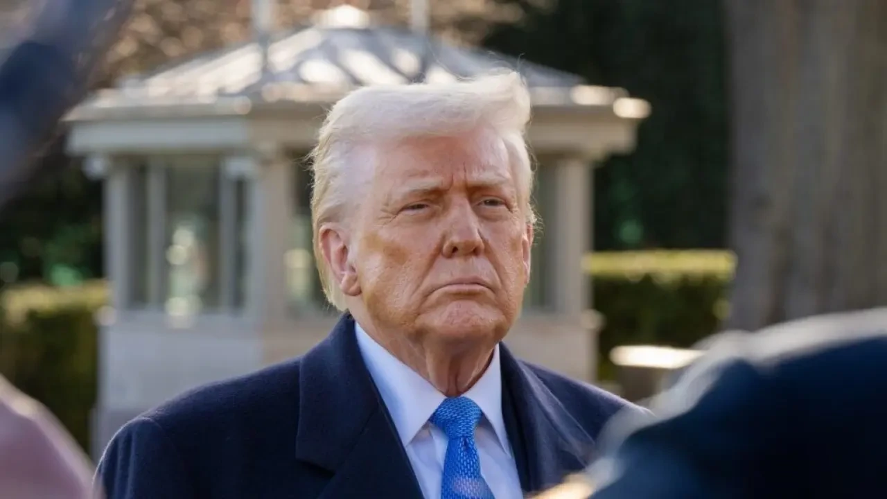 Trump, Çin'e yüzde 100 ek tarife uygulanacağını duyurdu