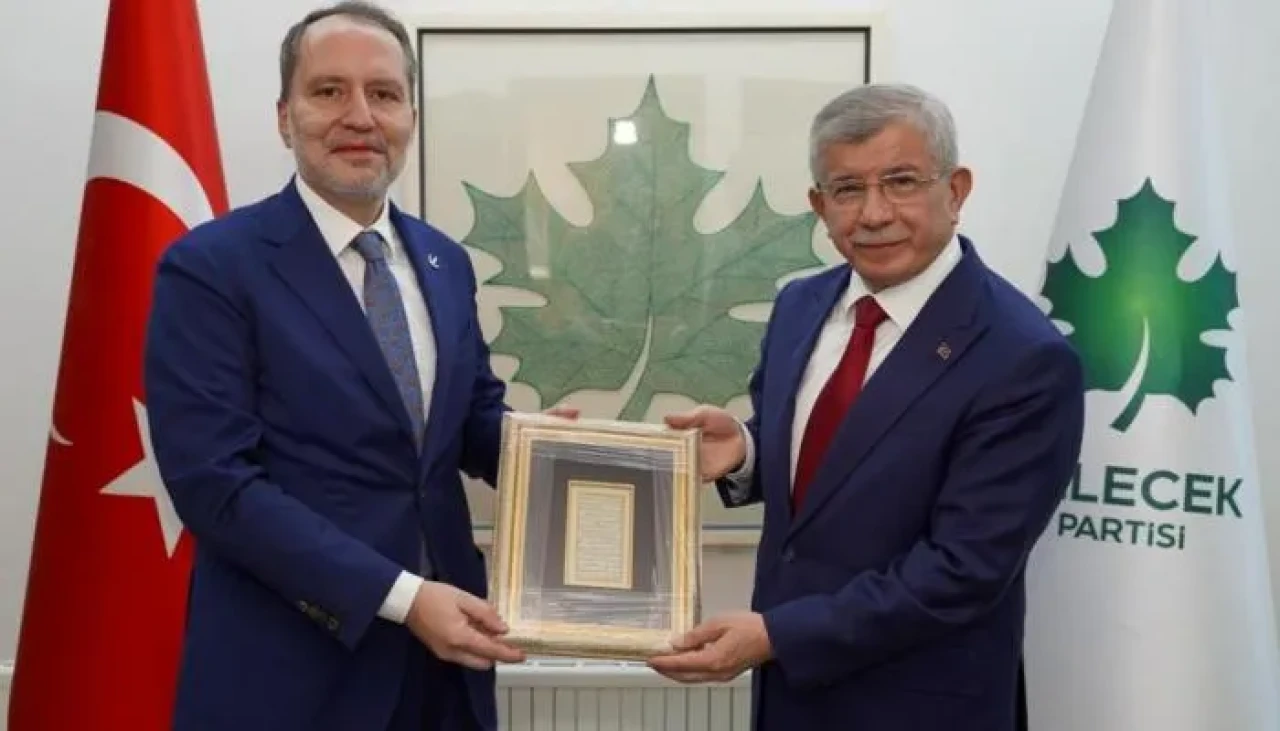 Yeniden Refah ve Gelecek Partisi birleşiyor mu? “Üçüncü Yol” mesajı dikkat çekti